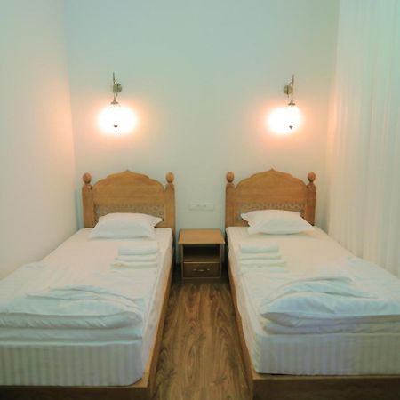 בוקורו Guesthouse Muqaddam מראה חיצוני תמונה