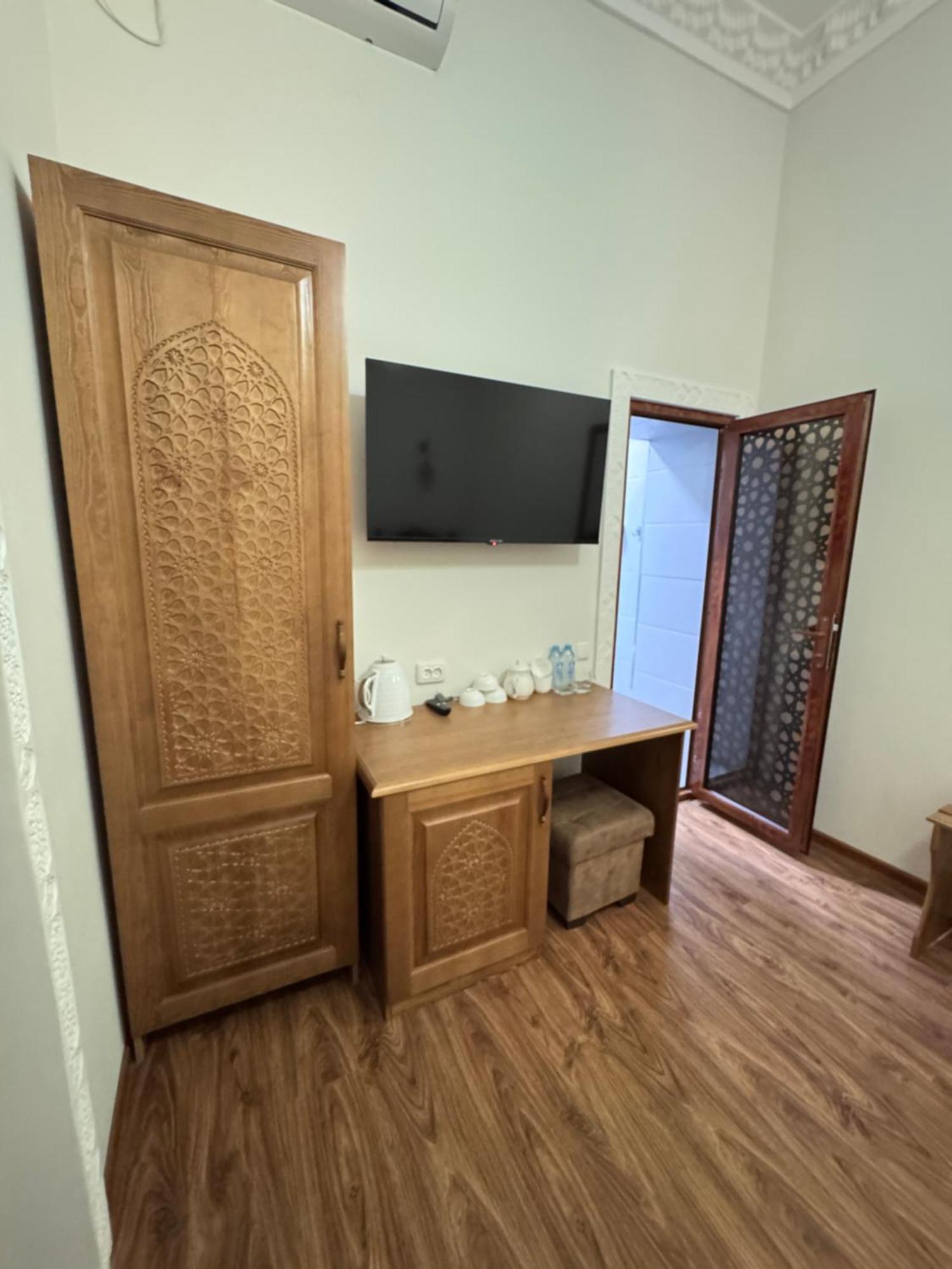 בוקורו Guesthouse Muqaddam מראה חיצוני תמונה