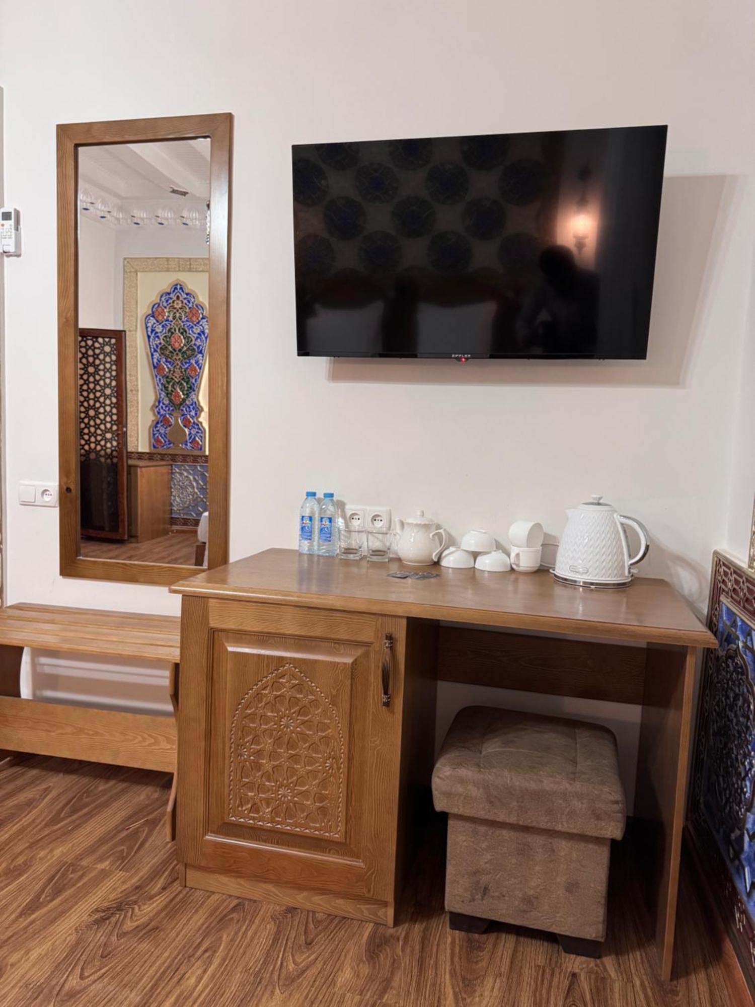 בוקורו Guesthouse Muqaddam מראה חיצוני תמונה