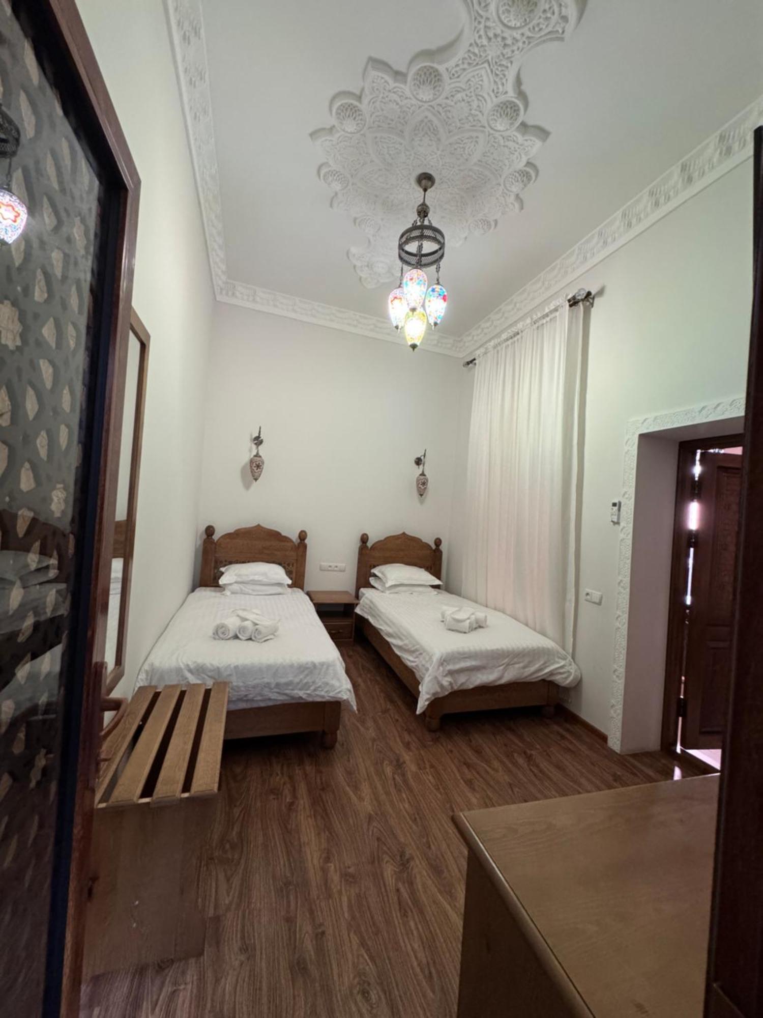 בוקורו Guesthouse Muqaddam מראה חיצוני תמונה