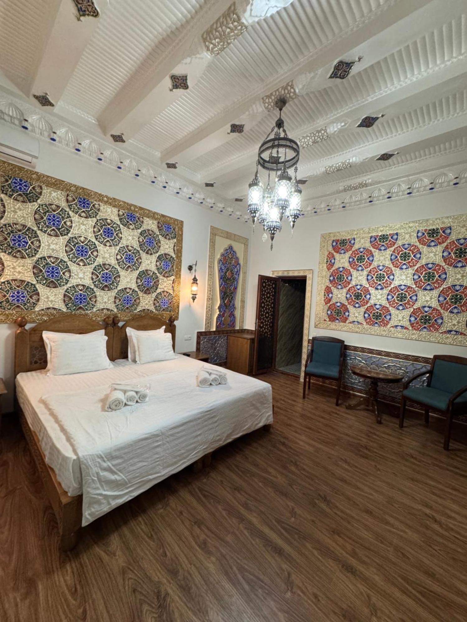 בוקורו Guesthouse Muqaddam מראה חיצוני תמונה