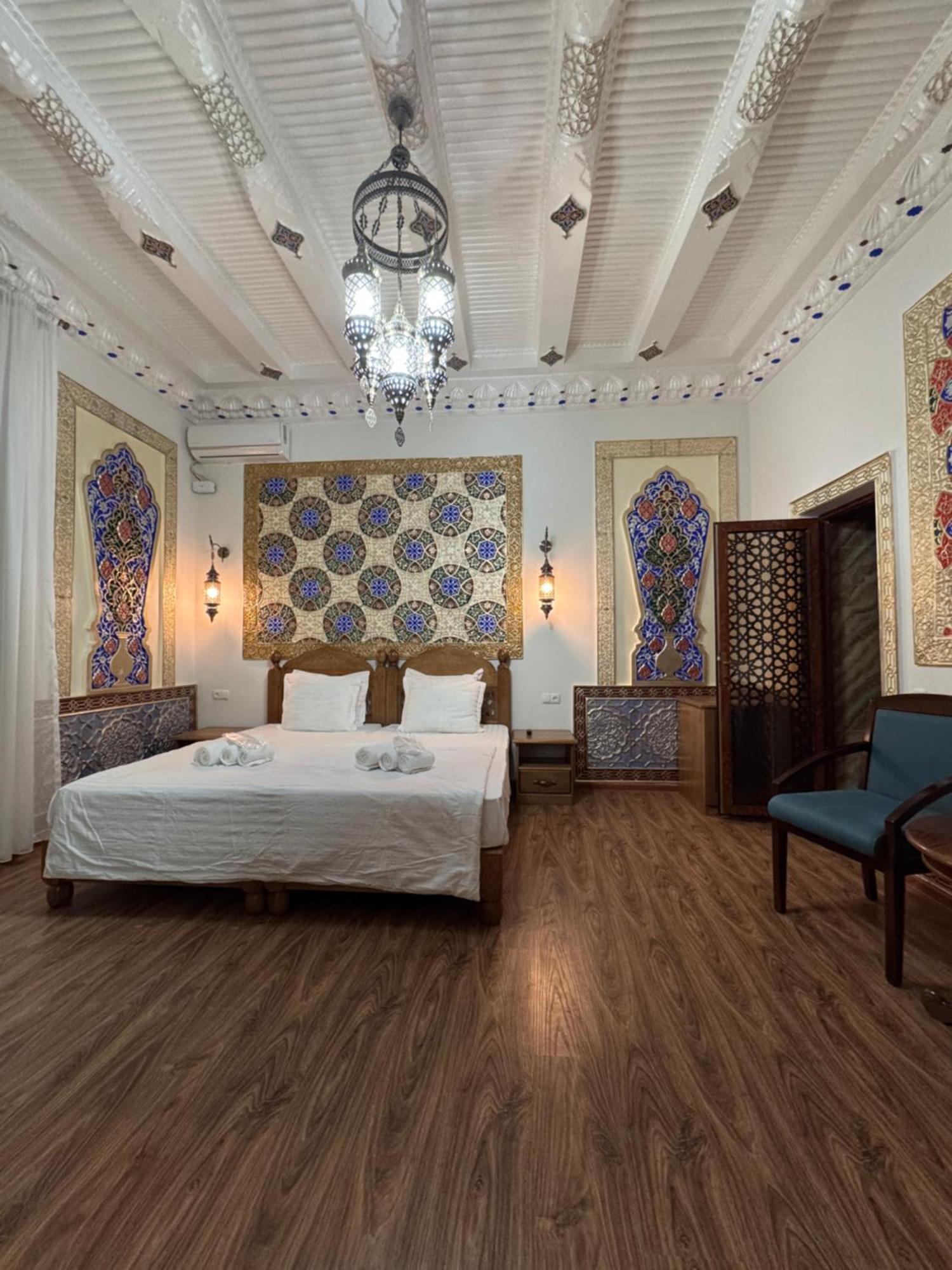 בוקורו Guesthouse Muqaddam מראה חיצוני תמונה