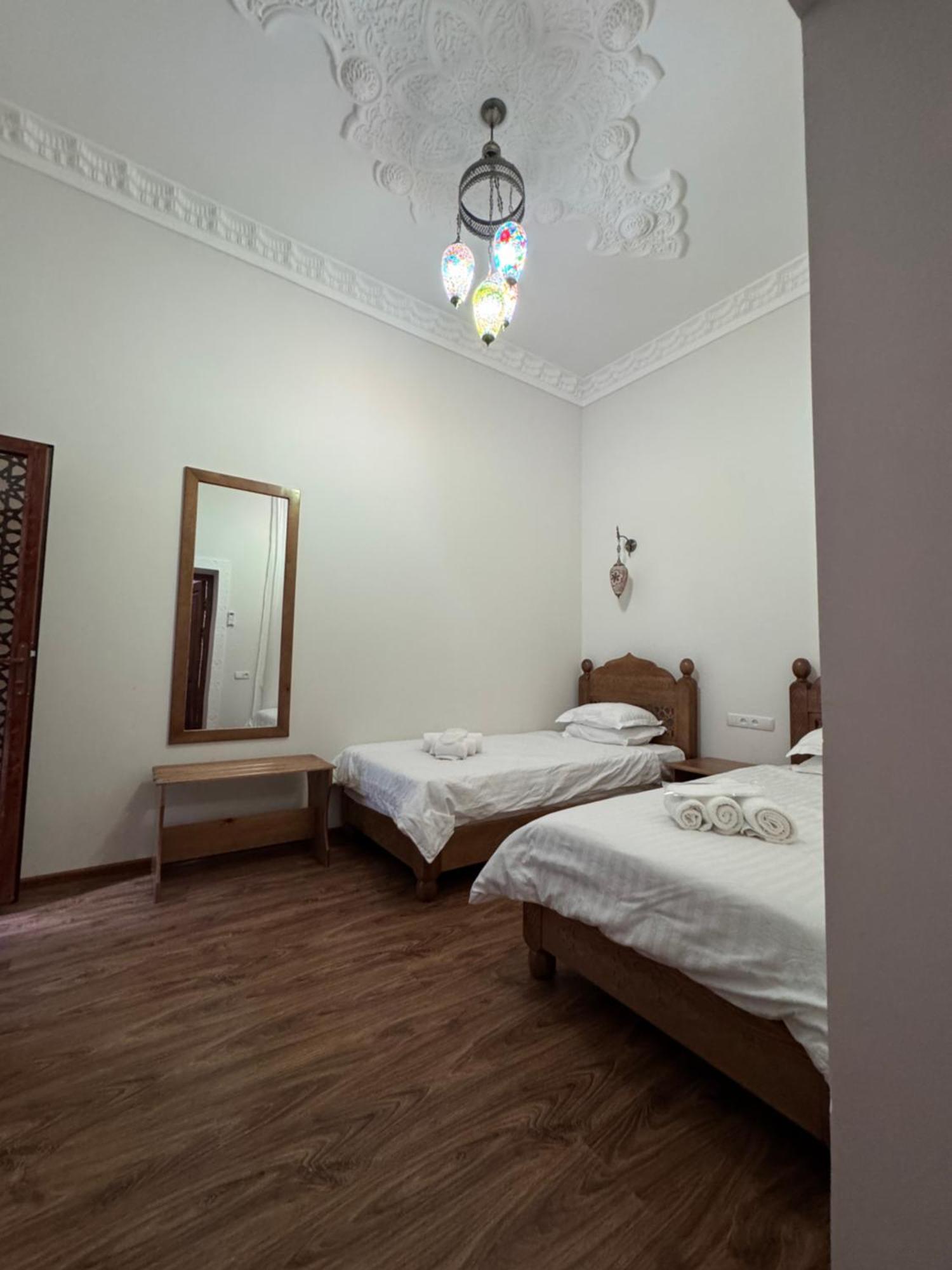 בוקורו Guesthouse Muqaddam מראה חיצוני תמונה