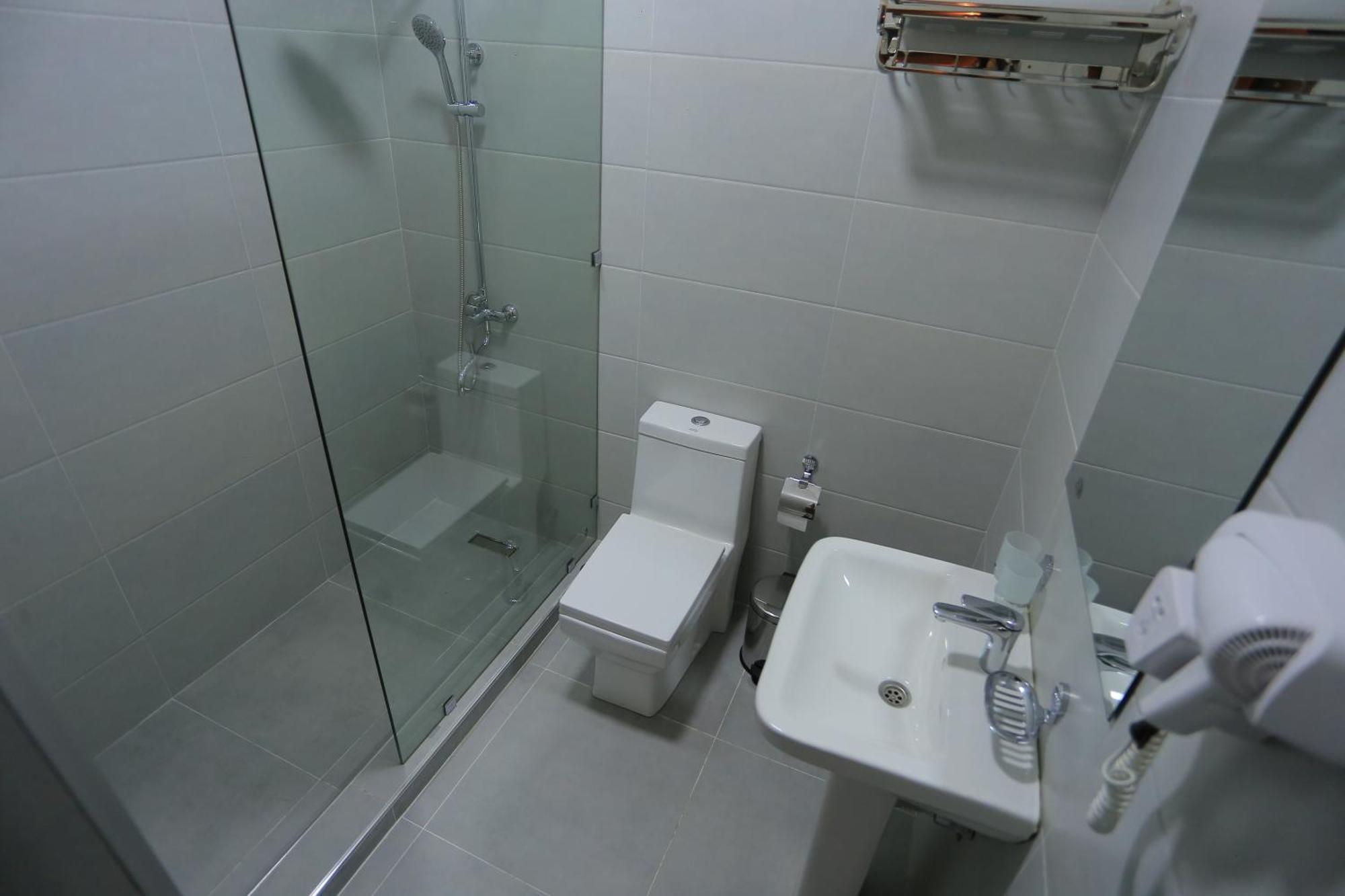 בוקורו Guesthouse Muqaddam מראה חיצוני תמונה